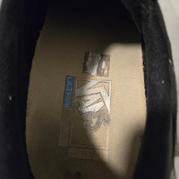 Vans - Picture 6 of 7